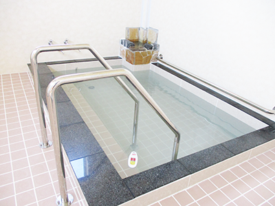 温泉(手すり付き）